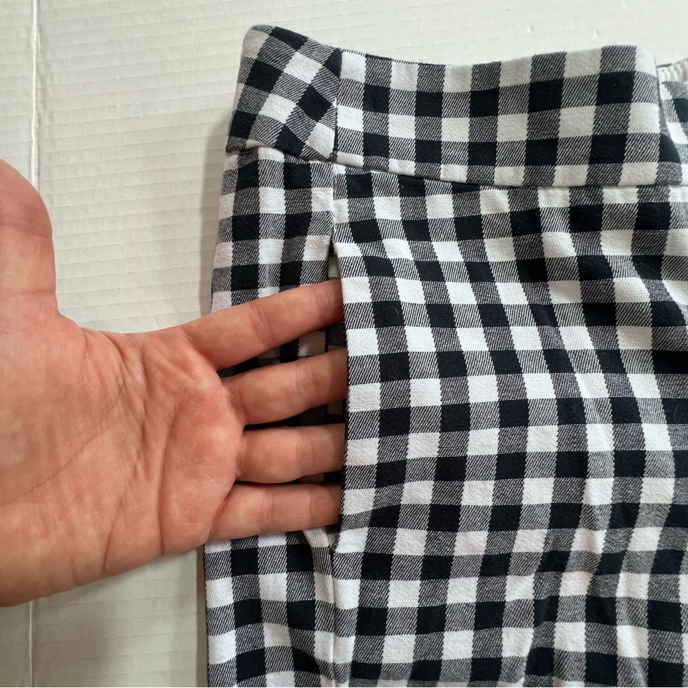 J. Crew Gingham Navy/White Excellent Condition 100% Cotton Shorts Size 2 - Picture 3 of 5